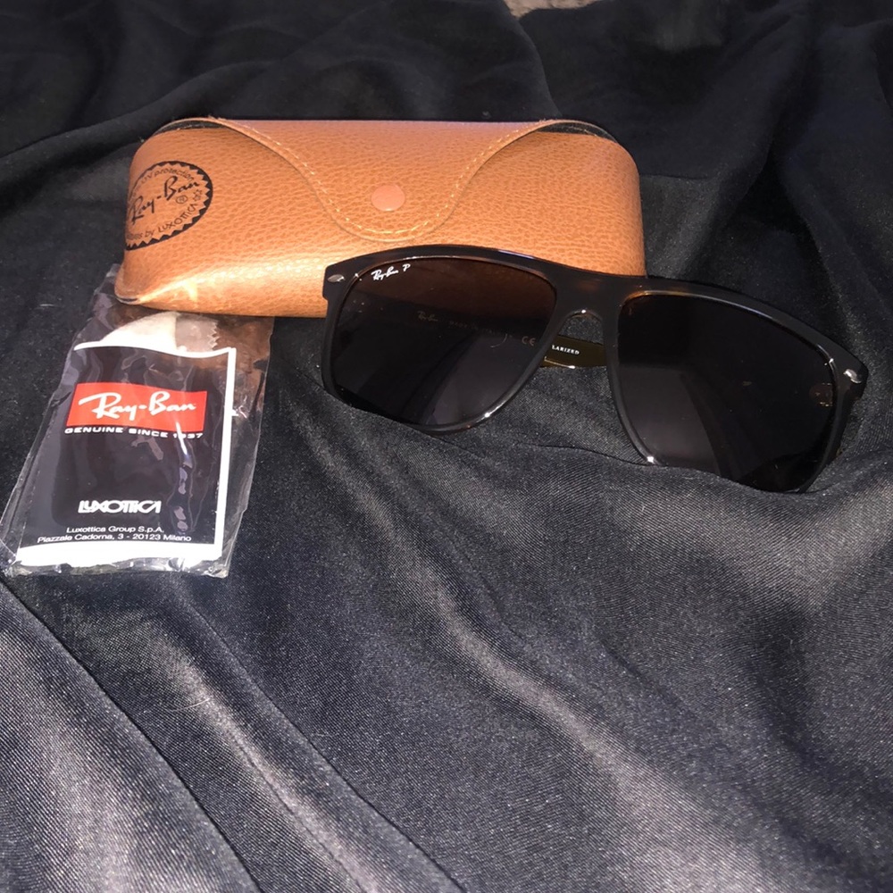 Ray Ban RB4147